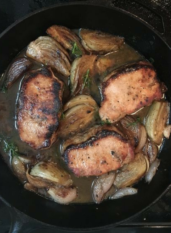 RECIPE | SKILLET PORK CHOPS WITH BRAISED FENNEL AND SHALLOTS